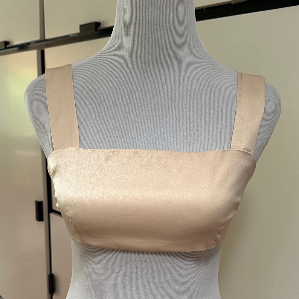 Peppermayo Beige shiny super crop Top